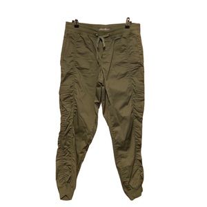 Eddie Bauer green cargo style joggers size 8. Like new condition